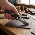 CAT DA980010 Kemer Askı Kancalı Katlanabilir 12CM Paslanmaz Çelik Kamp Çakısı